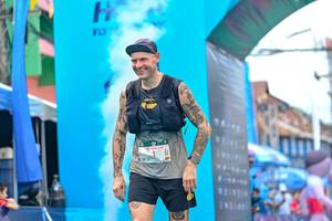 BIB: 140
                            <button type="button" onclick="openModal(24883726)" class="btn btn-primary btn-sm float-right btn-popup" data-toggle="modal" data-target=".modal-high-quality">
                        <i class="fas fa-shopping-cart"></i> Add to Cart
                    </button>
                                            <button type="button" onclick="isThisMe(24883726, true)" class="btn btn-success btn-sm float-right btn-popup btn-isme hidden" data-toggle="tooltip" data-placement="bottom" title="นี่คือรูปของคุณใช่ไหม คลิกที่นี่เพื่อเอาเข้าอัลบั้ม">
                        <i class="fas fa-plus"></i> Add to album
                    </button>
                    <button type="button" onclick="isThisMe(24883726, false)" class="btn btn-warning btn-sm float-right btn-popup btn-isnotme hidden">
                        <i class="fas fa-ban"></i> Remove from album
                    </button>